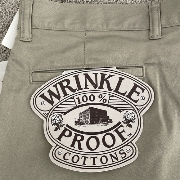 Flyers Tropical Sportswear Pleated Shorts - Picture 6 of 9